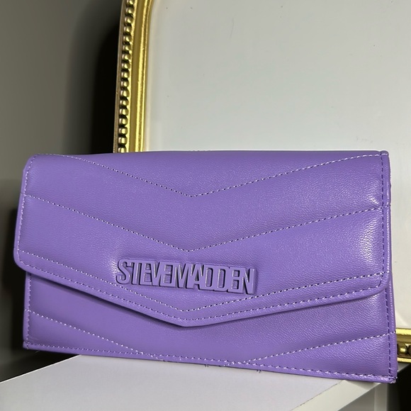 Steve Madden Handbags - Steve Madden Clutch